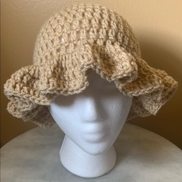 *NWT** HANDMADE CROCHET BUCKET HAT - Picture 2 of 3